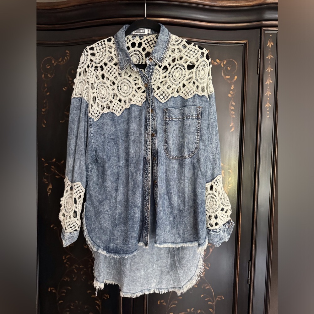 Porter Collective Denim and Lace Shacket sz S/M